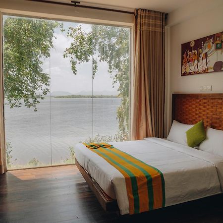 Yala Oga Reach Hotel Tissamaharama Ngoại thất bức ảnh