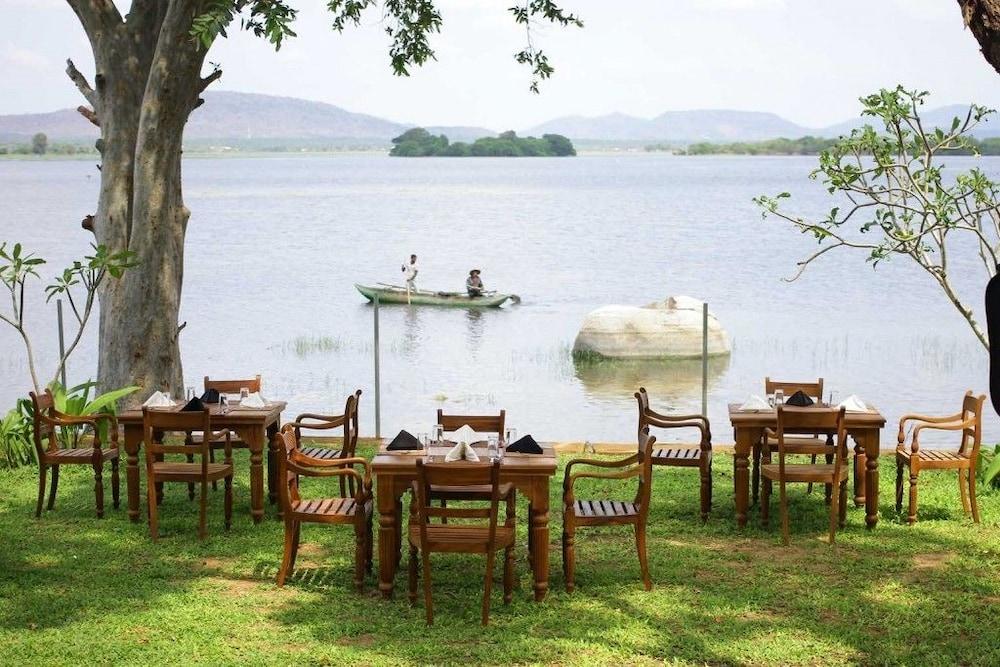 Yala Oga Reach Hotel Tissamaharama Ngoại thất bức ảnh