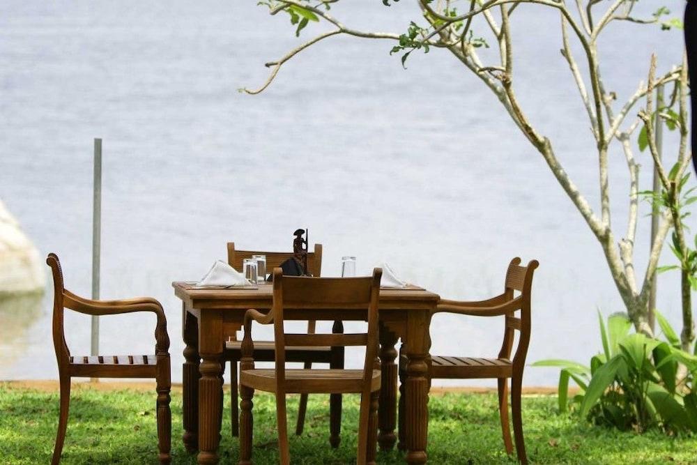 Yala Oga Reach Hotel Tissamaharama Ngoại thất bức ảnh