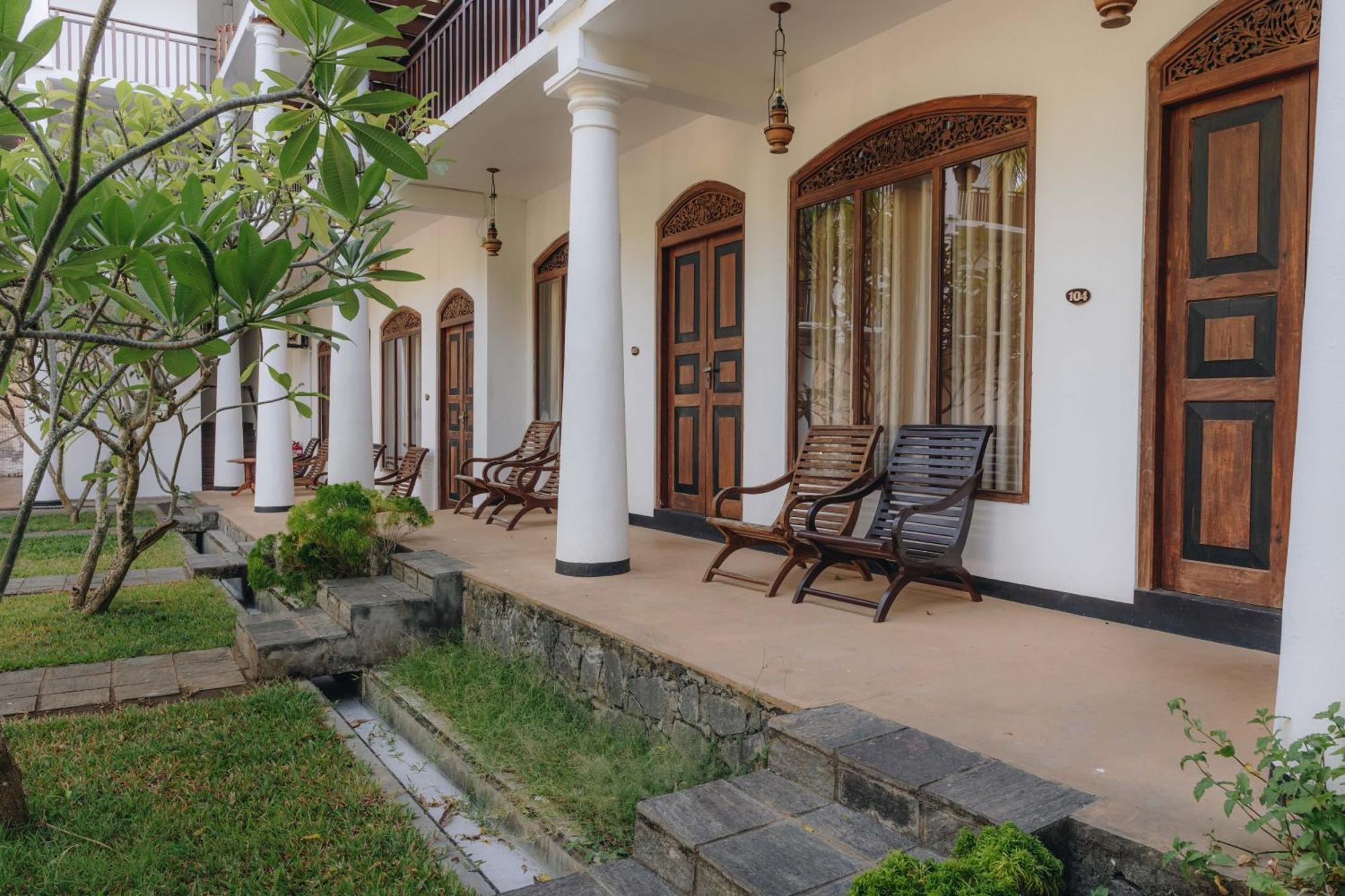 Yala Oga Reach Hotel Tissamaharama Ngoại thất bức ảnh