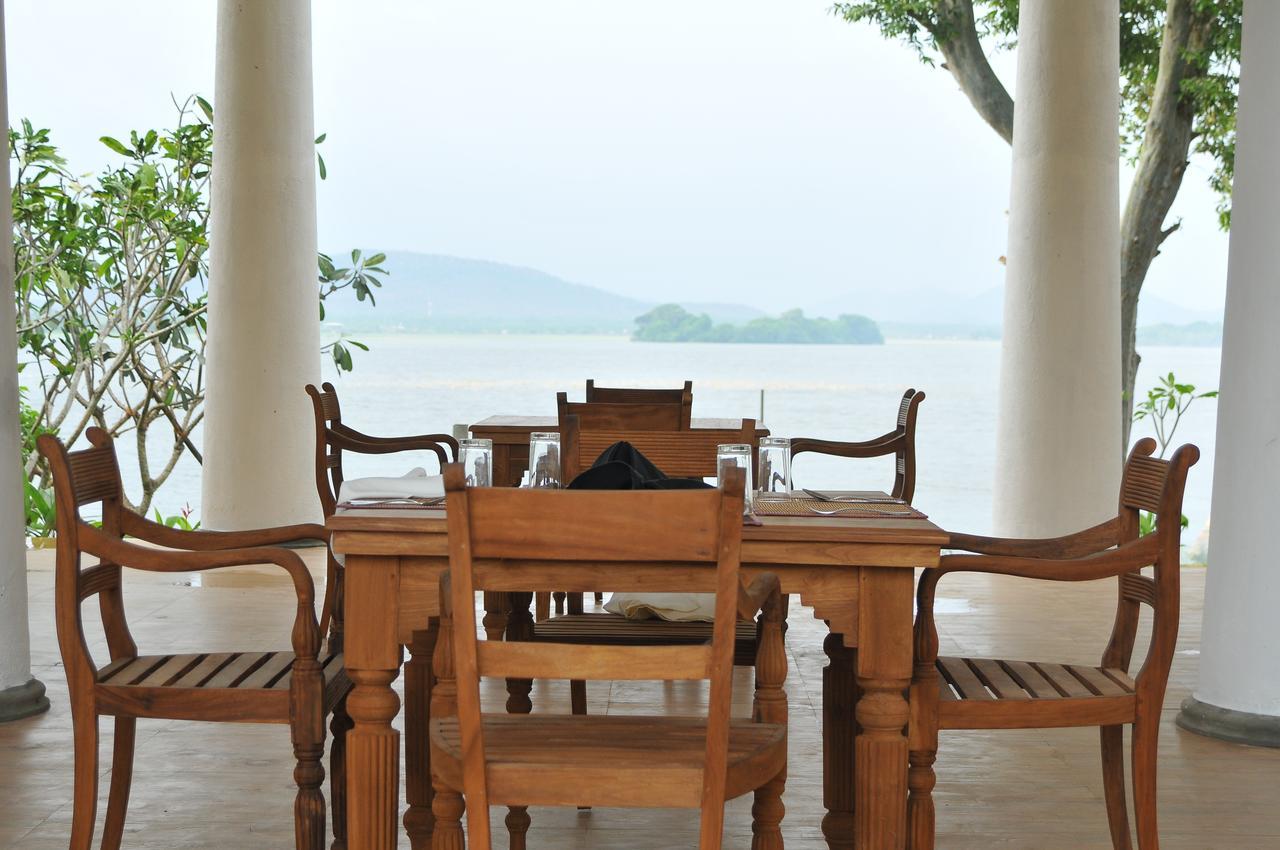 Yala Oga Reach Hotel Tissamaharama Ngoại thất bức ảnh