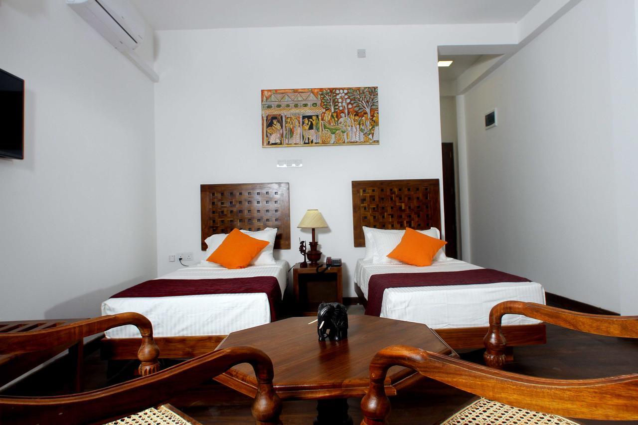 Yala Oga Reach Hotel Tissamaharama Ngoại thất bức ảnh