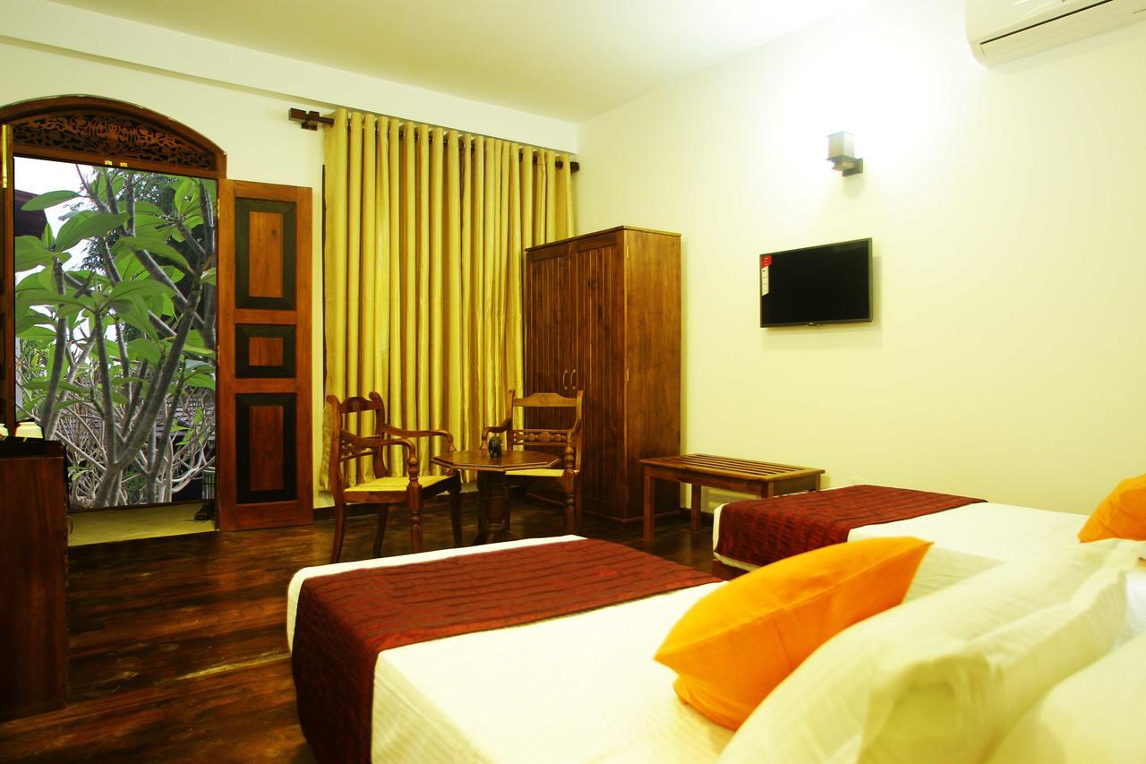 Yala Oga Reach Hotel Tissamaharama Ngoại thất bức ảnh