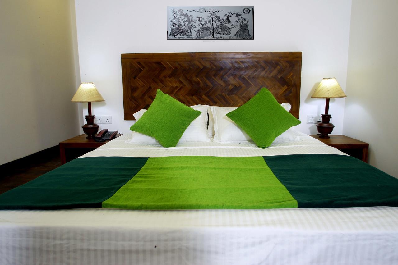 Yala Oga Reach Hotel Tissamaharama Ngoại thất bức ảnh