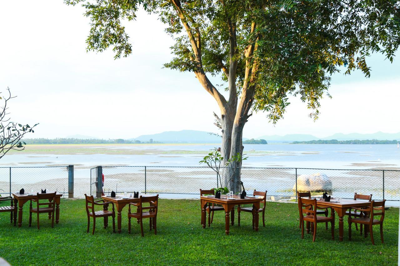 Yala Oga Reach Hotel Tissamaharama Ngoại thất bức ảnh