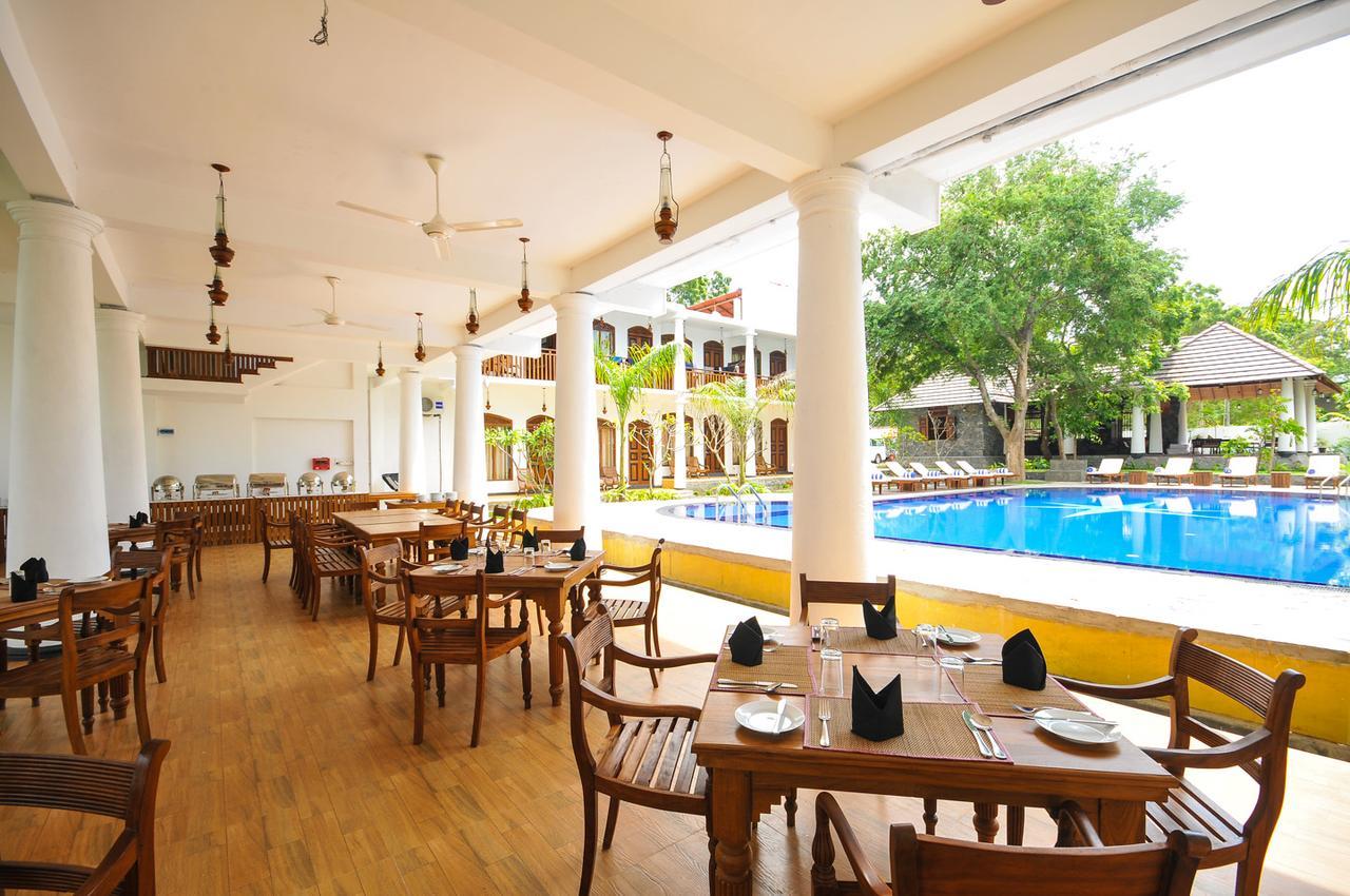 Yala Oga Reach Hotel Tissamaharama Ngoại thất bức ảnh