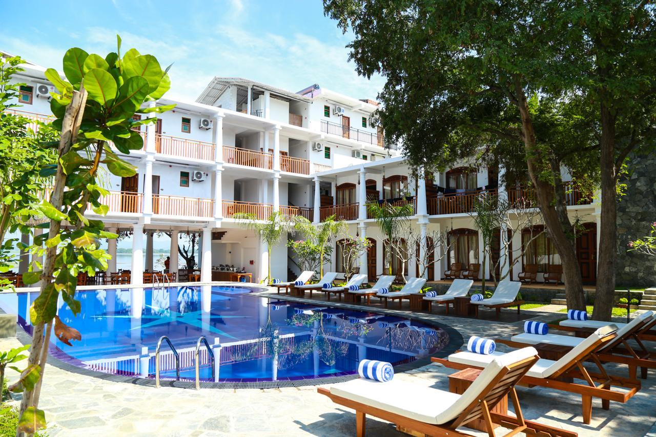 Yala Oga Reach Hotel Tissamaharama Ngoại thất bức ảnh