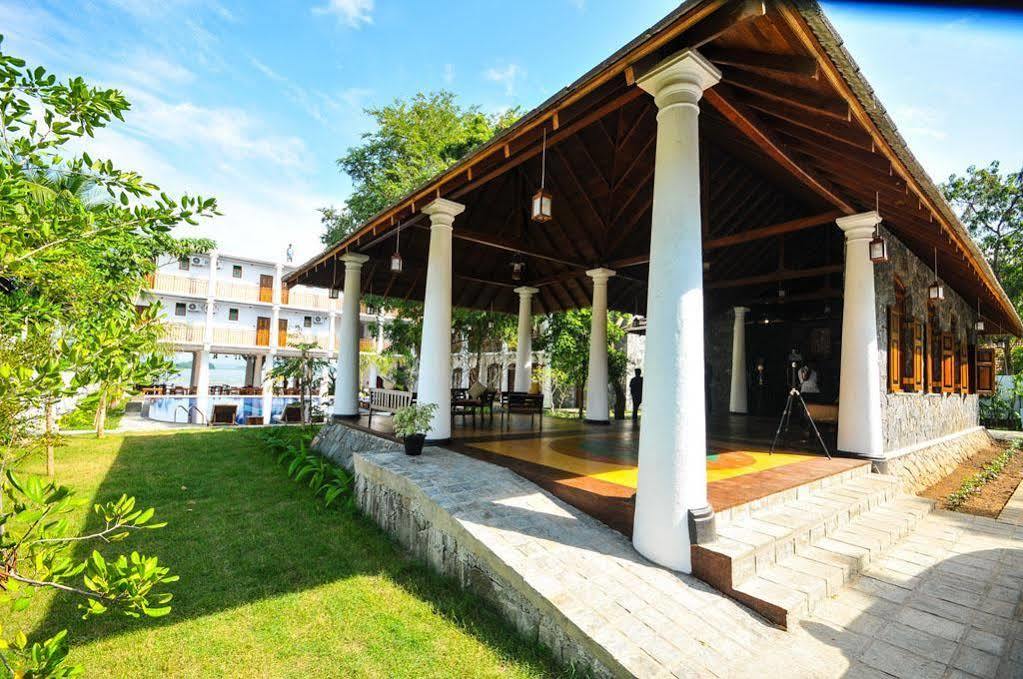 Yala Oga Reach Hotel Tissamaharama Ngoại thất bức ảnh